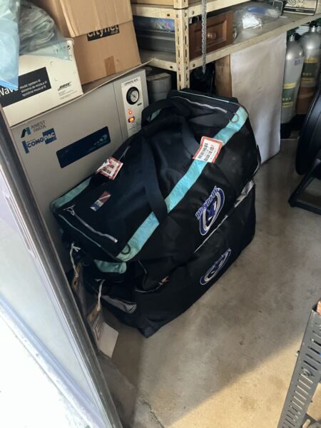 修理待ち　器材