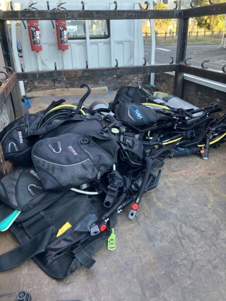 修理待ち　器材