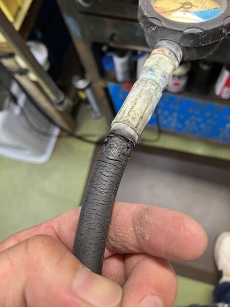 HPホース痛んでます